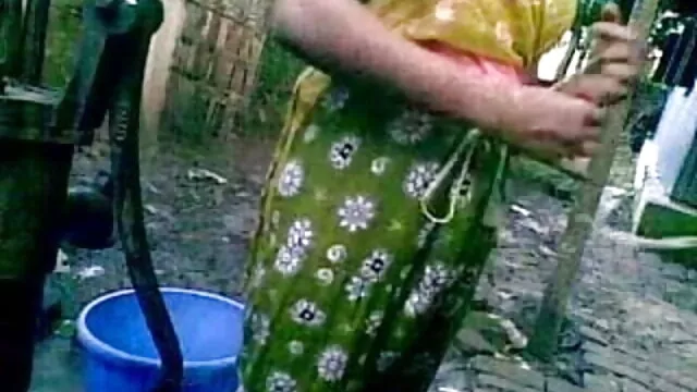 لڑکی ہنسی مقامات نوجوان ایک سکس دو مرد با زن بہت جذباتی