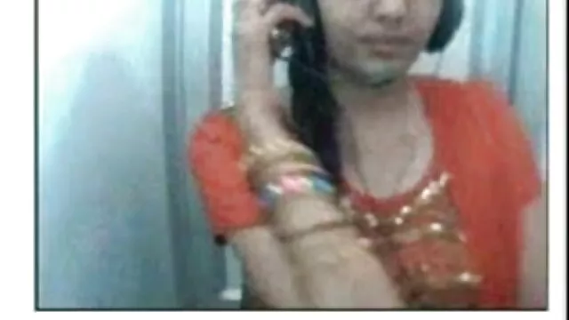 سفید مردوں کے بندھے ہوئے ایک سیاہ فام عورت جو جنسی ترجیح سکس زن دوجنسه با مرد مشکل