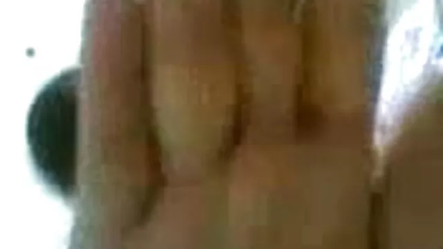 نتیجے کے بغیر ننگی سکس پسر با پسر زیبا کی موجودگی کے دوسرے نصف حصے کو خراب ایک بلی کے ساتھ کیبن میں