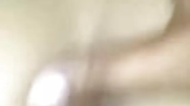 وہ بیٹھ سکس از پشت خوابیده گیا ، اس کے چہرے پر توقع چوستے کرنے کے لئے ، آدمی سمجھ اشارہ اور چاٹ لیا