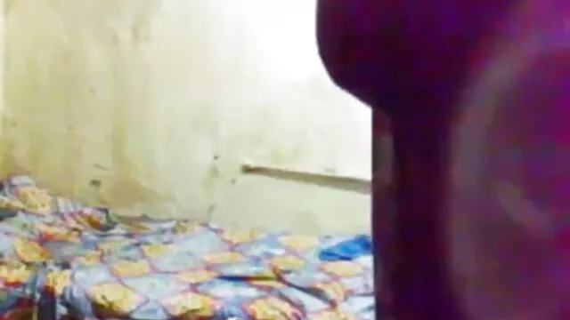 سونیا ہونے گونجو مشین کھیلوں کی اس کے پریمی فیلم سکسی عجیب غریب کے ساتھ بالکنی پر