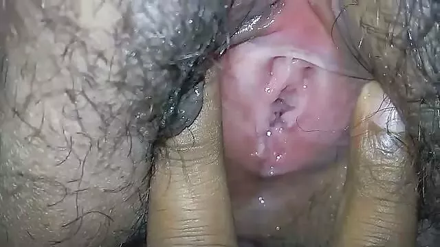 بھرا ہوا سکس دومرد و یه زن دونوں کے ساتھ سوراخ کے ارکان