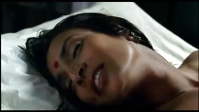 مشت زنی کے ساتھ گیلے ایک بٹ پلگ ان سکس وحشی با دختر کے لئے orgasm