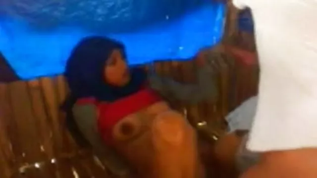 اتارنا FUCKING ، جنگل میں سکس دختران ۱۲ ساله