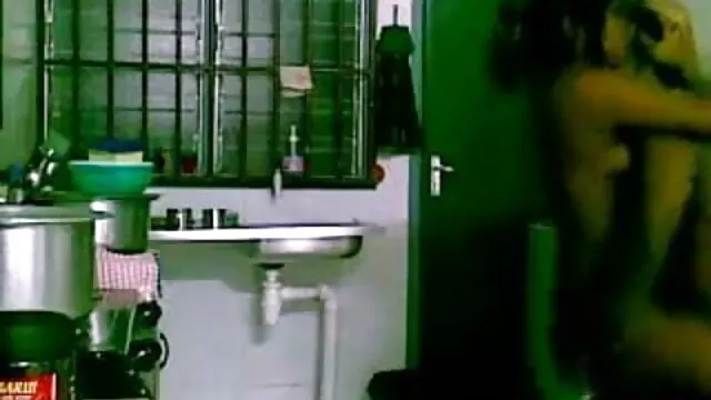 قیامت سکس با کوتوله ها سمندر کے کنارے پر یا جنسی سرحدوں کے بغیر