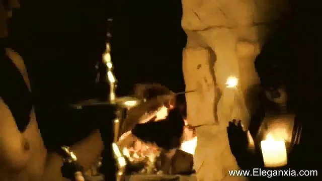 میں اس سکس همجنس بازی پسر کے پیچھے گیراج
