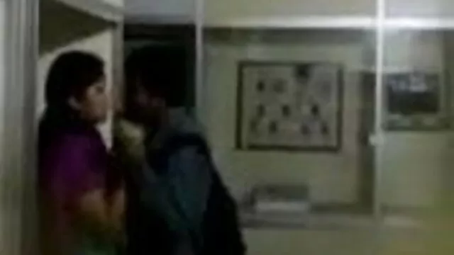 وہ یہ ثابت کرنے کے لئے اپنی ماں کو کہ وہ اس کے بھاڑ میں کر سکتے ہیں کے مقابلے میں بہتر میرے فیلم سکسی پسر نوجوان با زن شوہر نے کبھی