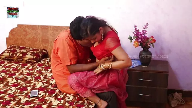 ماں پیاری کے بعد انہوں نے اس بات پر فیلم سکس از عقب اتفاق کرنے کے لئے سب کچھ