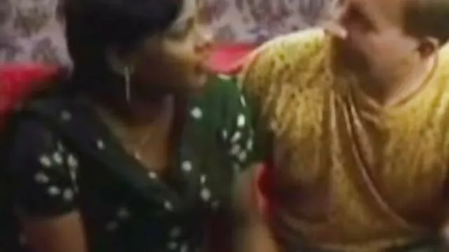 بیوکوف پر جاسوسی ماں titted سکس با ورزش