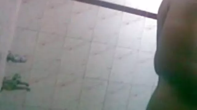 عیش و آرام کی لڑکی کی طرف سکس با دختر از پشت سے امتحان ایک آڈی بدلنے