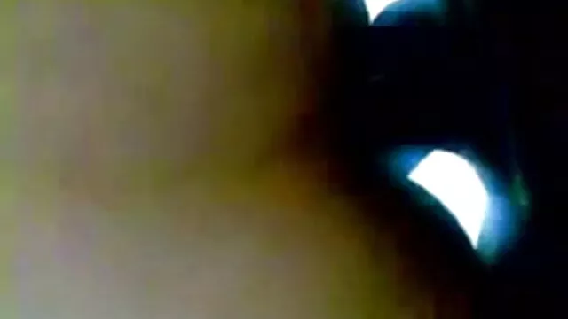 پڑوسی کی سکس دختران ۱۲ ساله 19 سالہ دورہ شروع کر دیا