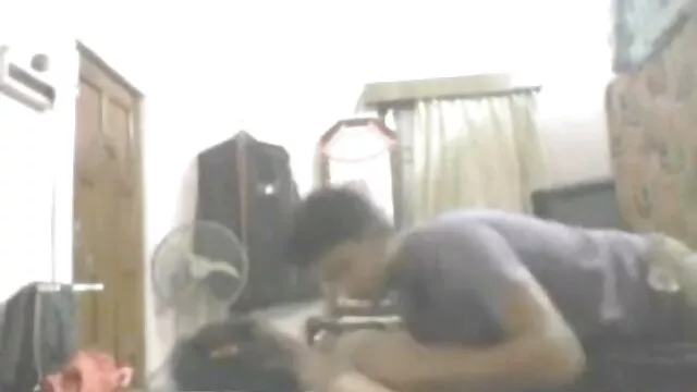 وہ انتظار کر رہا ہے سکس در حال ورزش کے لئے اس کی بیوی کو غسل اور شاور کے