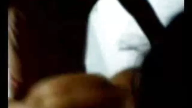 بالغ Slut زنان سکسی میان سال بڑی چوچیان کے ساتھ