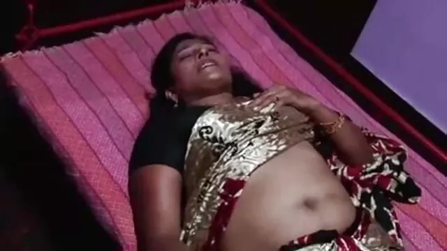 آخر ایک فیلم سکسی کم سن ها ٹرینر کے ساتھ ہے جو ایک عاشق
